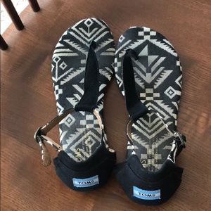 Toms Black & White Sandals Size 8W
